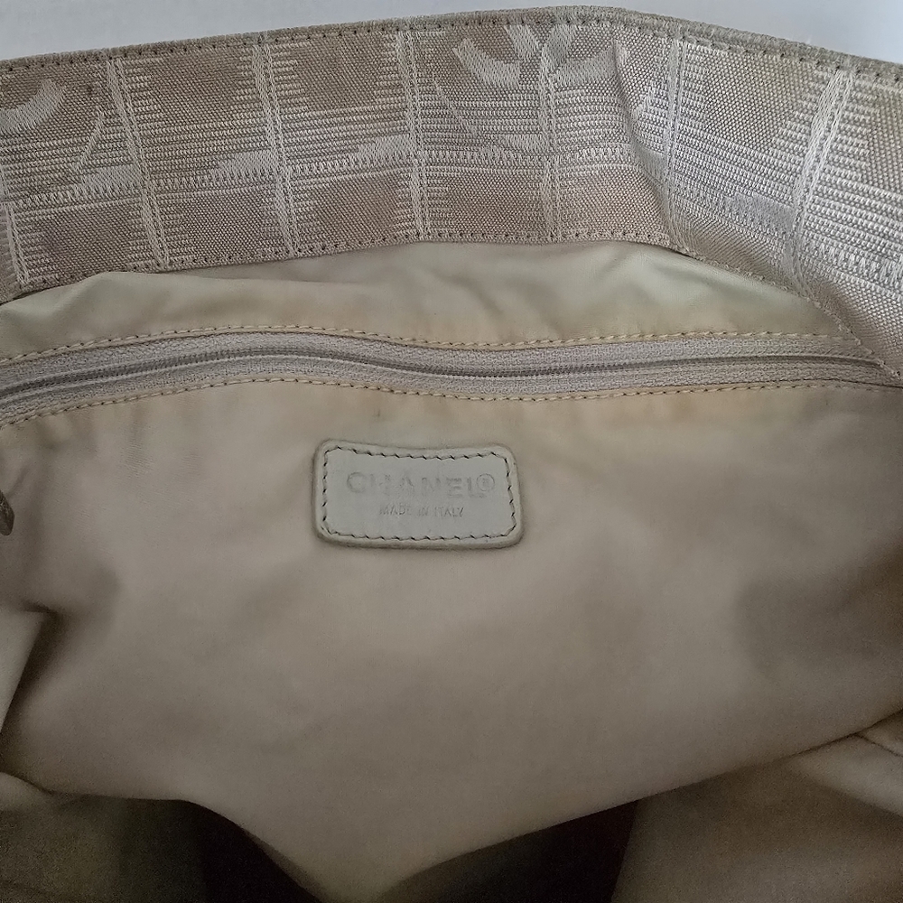 Authentic Chanel Travel Line Beige Jaquard CC Logo Large Totebag - Picture 12 of 16